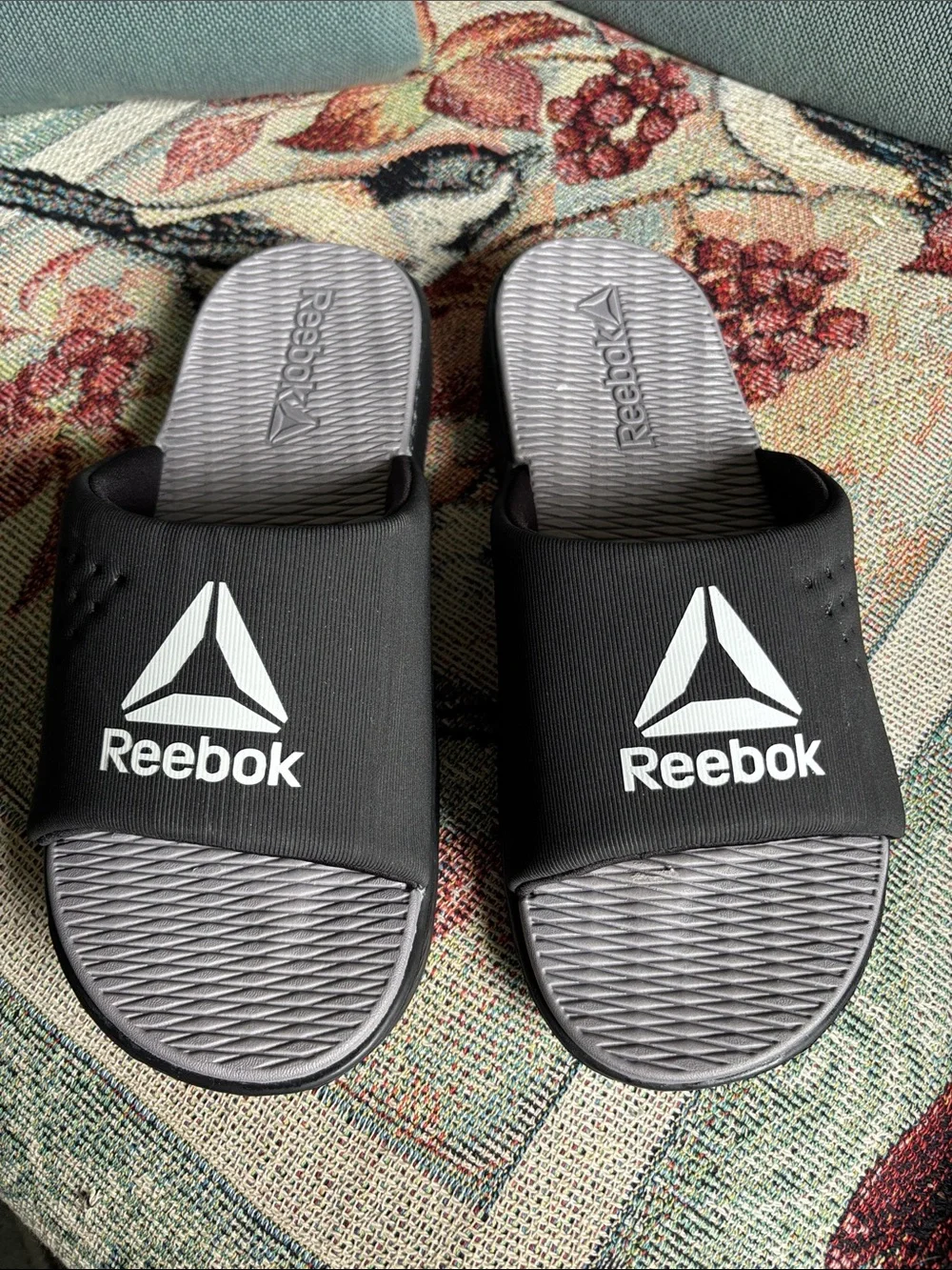 Reebok Men's Black and Gray Slide Sandals with Logo, Sz 10, New w/o Tags